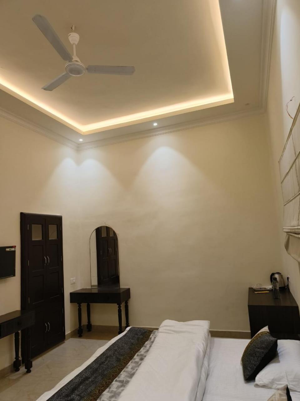 Heritage Haveli Benares Buitenkant foto